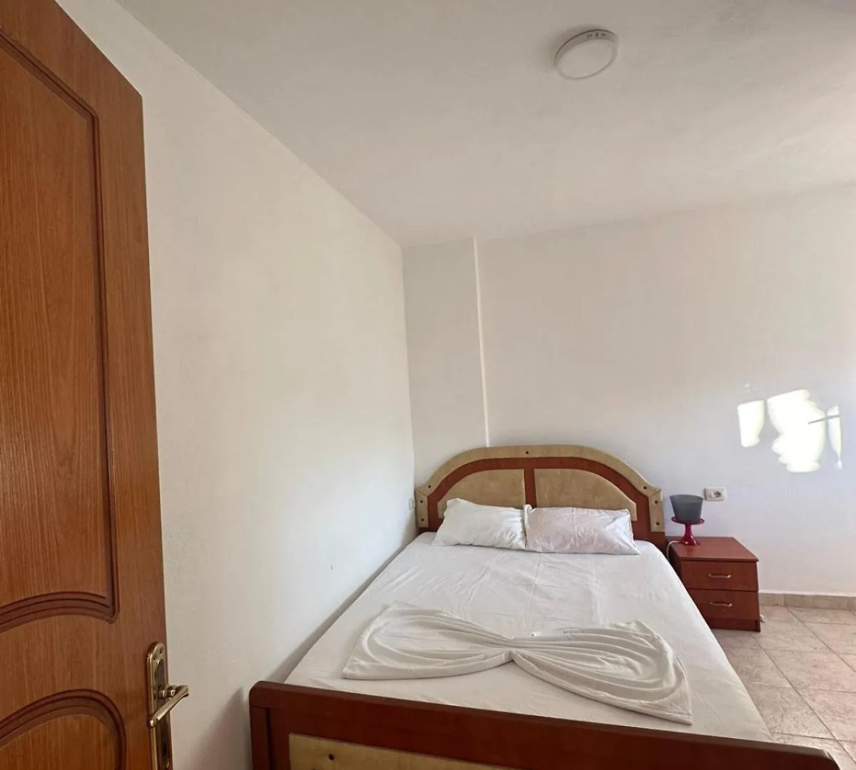 White Vintage Villa Sarandë