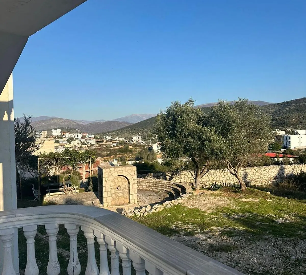 Pensionat White Vintage Villa Sarandë