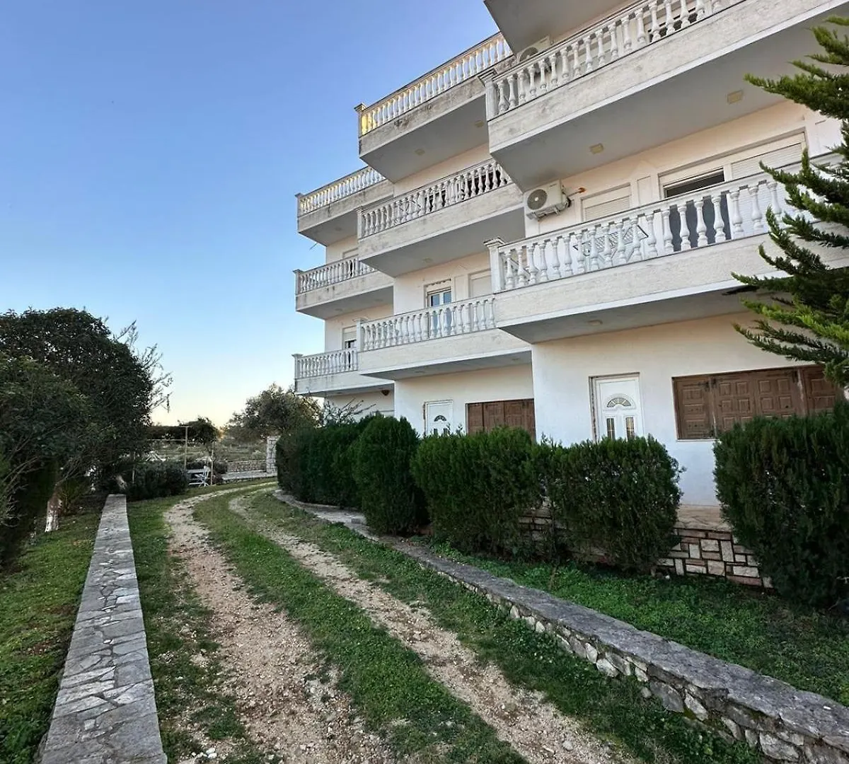 White Vintage Villa Sarandë 0*,  Albanien